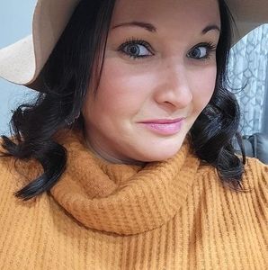 Meet your Posher, Camee